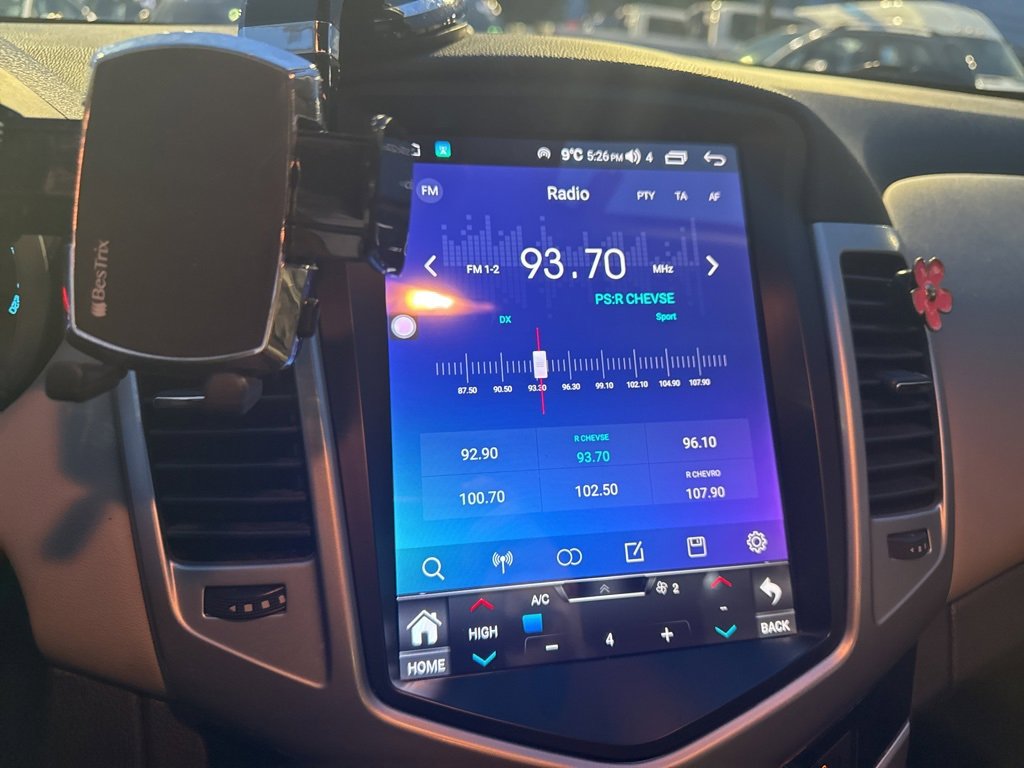 Used 2013 Chevrolet Cruze LS image 12