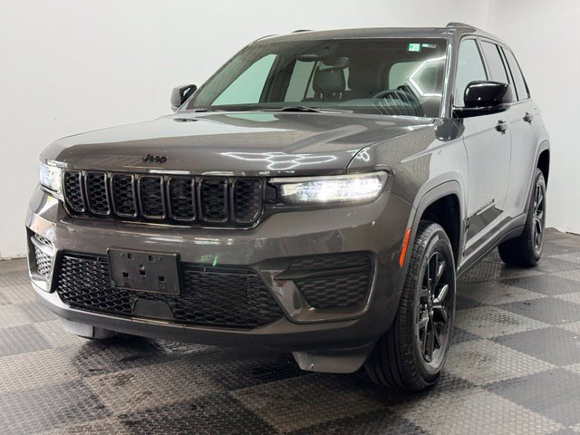 Certified 2024 Jeep Grand Cherokee Altitude AWD/4WD image 5