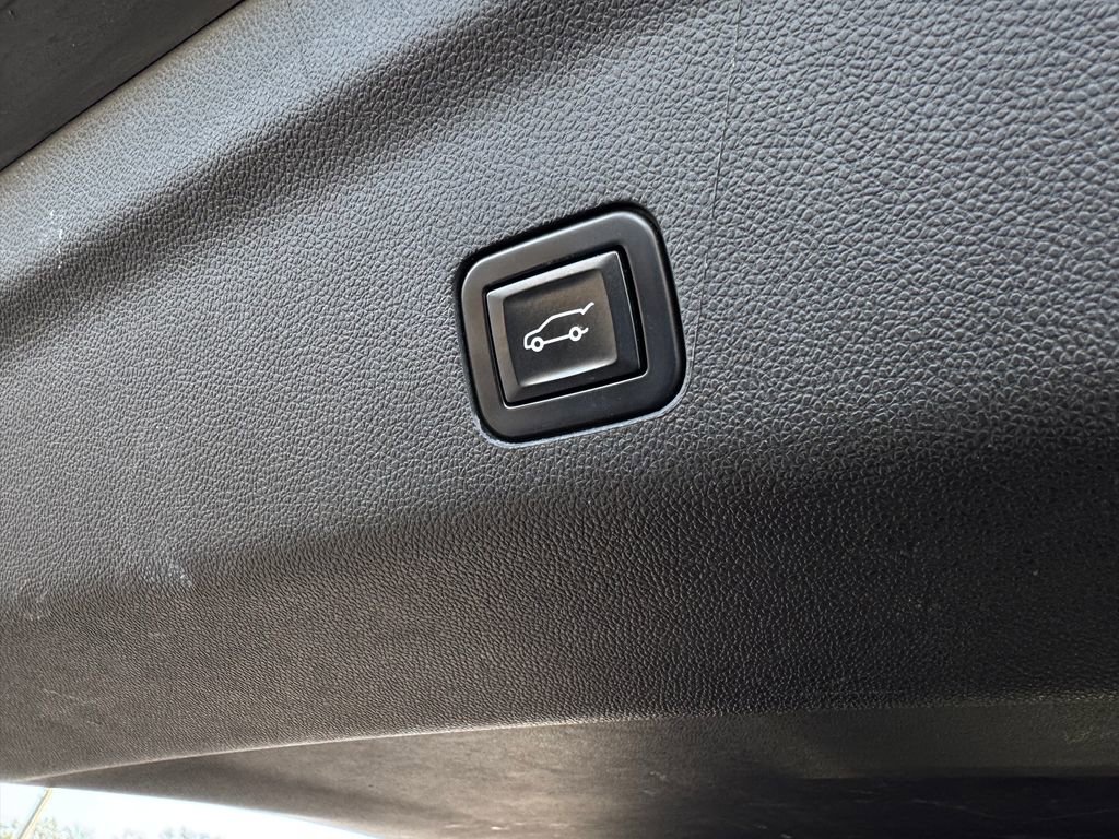 Used 2022 Chevrolet Suburban High Country AWD/4WD image 20