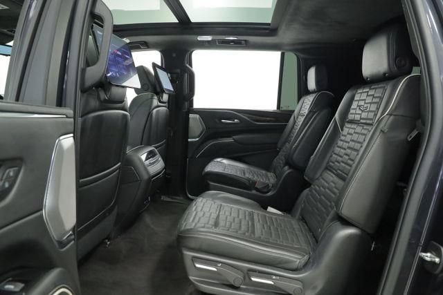 Used 2022 Cadillac Escalade ESV Sport Platinum AWD/4WD image 29