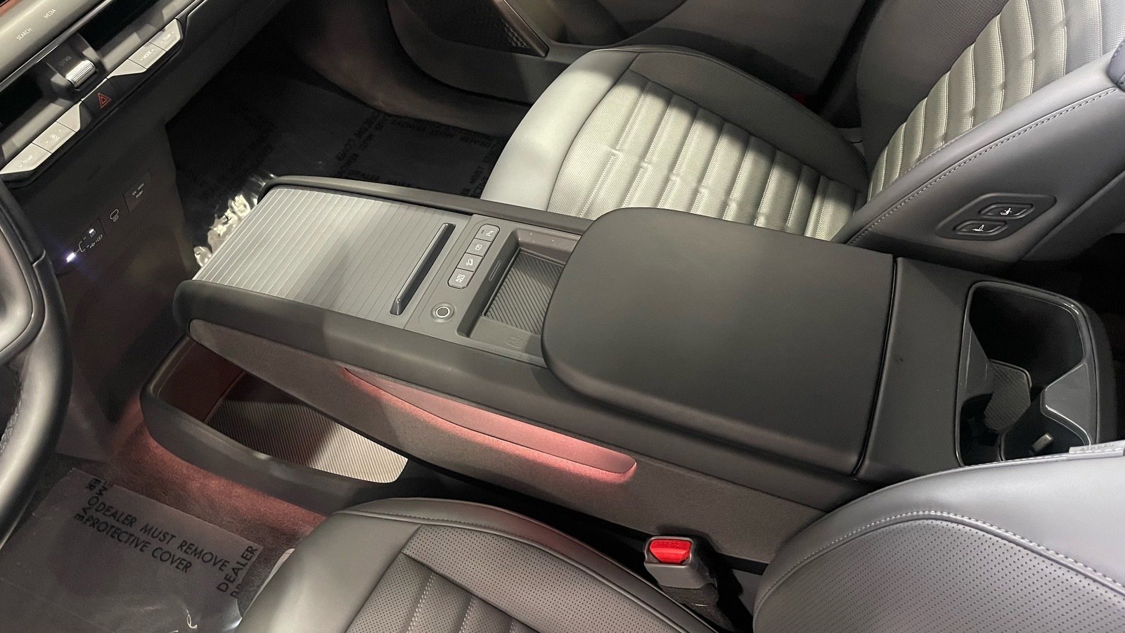 Used 2025 Kia EV9 Land w/ Towing Package image 29