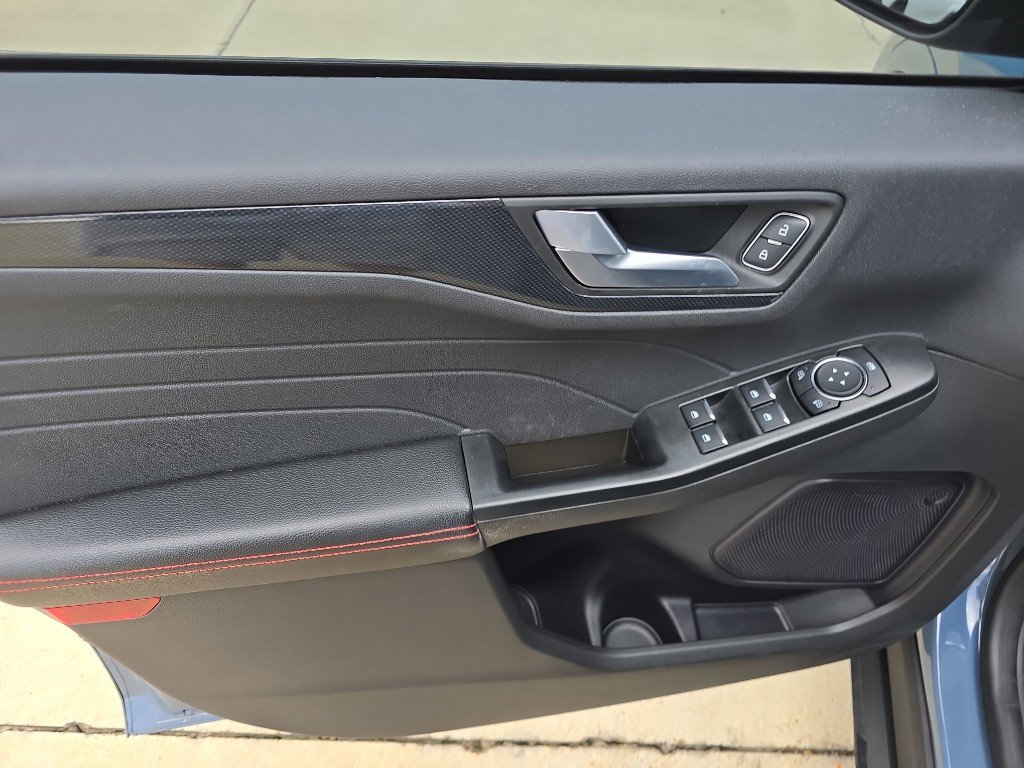 Used 2024 Ford Escape ST-Line w/ Equipment Group 301A image 18