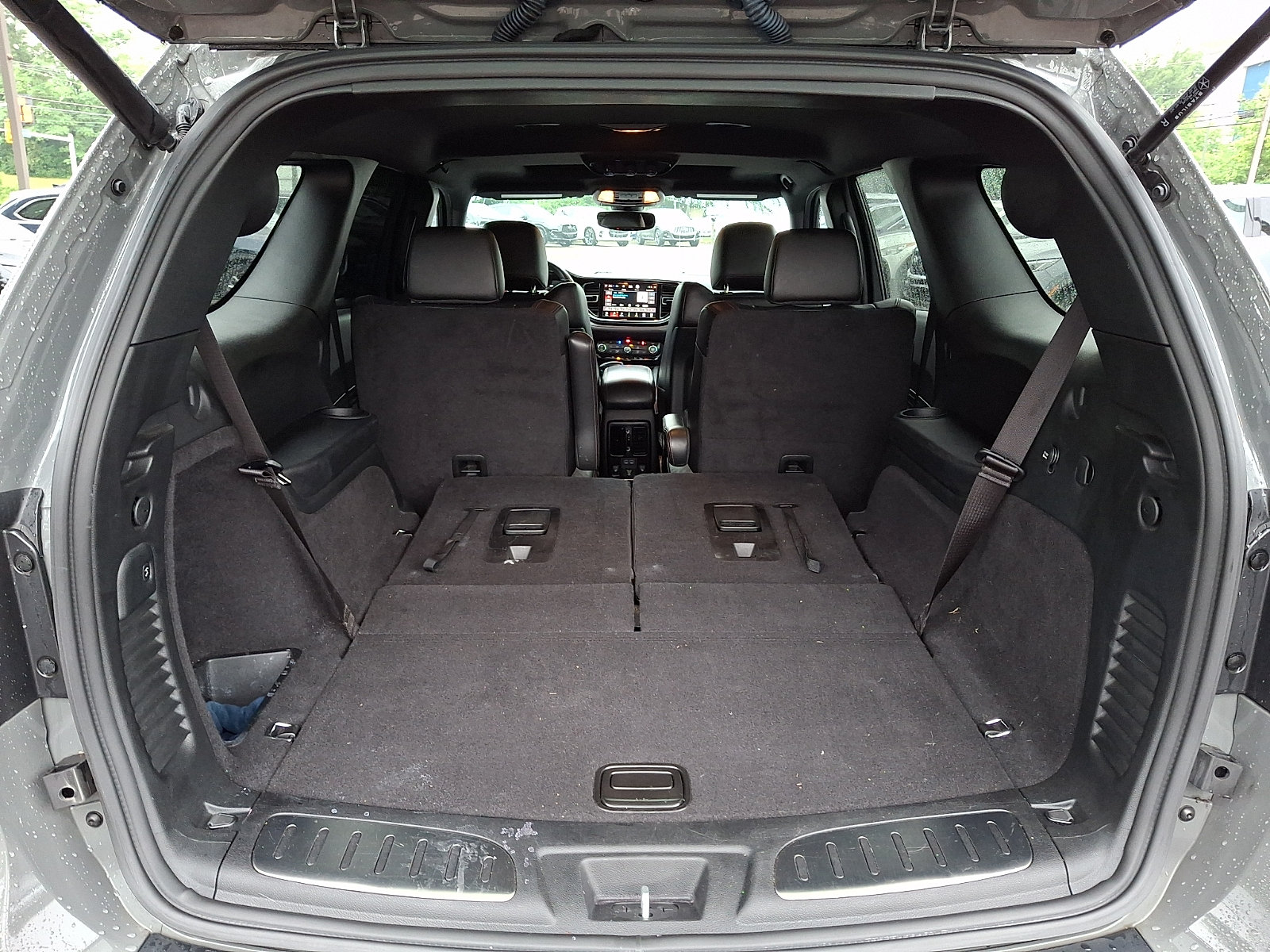 Used 2022 Dodge Durango R/T w/ Blacktop Package AWD/4WD image 30