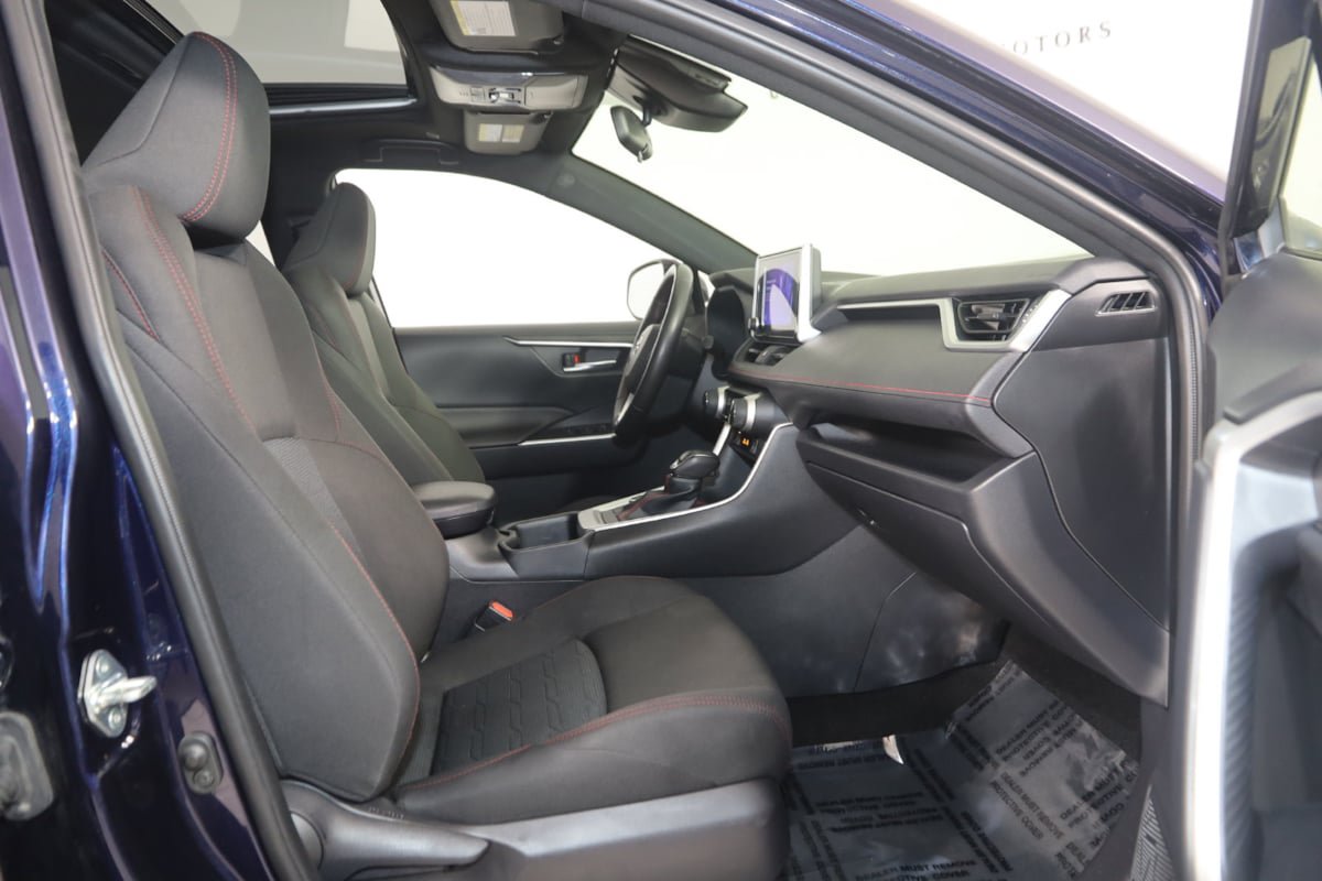 Used 2024 Toyota RAV4 SE w/ Weather & Moonroof Package AWD/4WD image 14