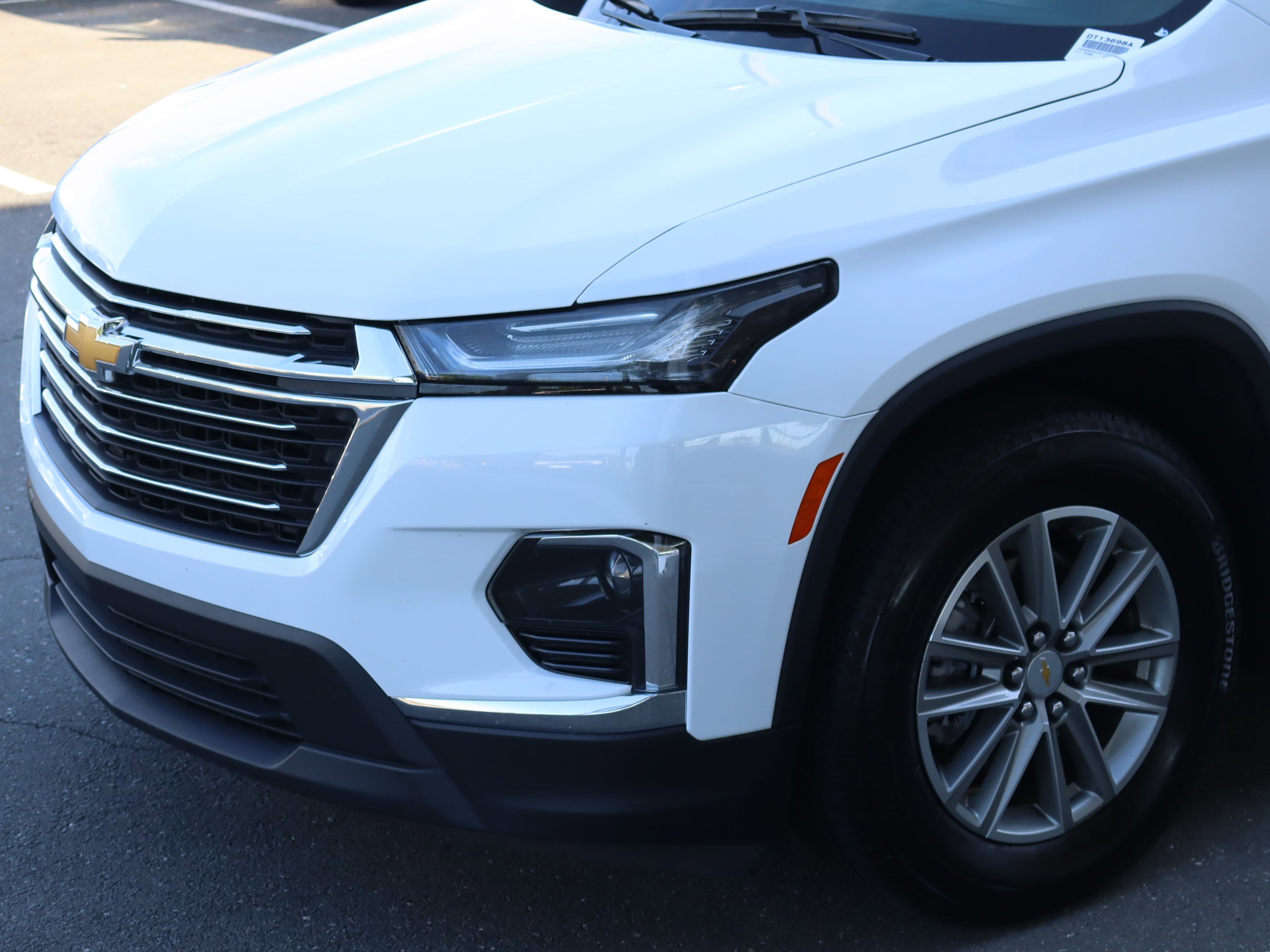 Used 2023 Chevrolet Traverse LT FWD image 6