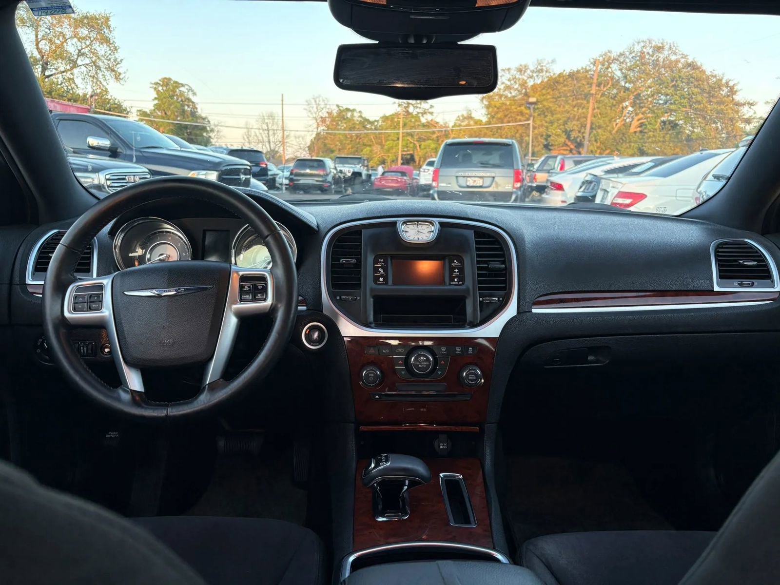 Used 2012 Chrysler 300 RWD image 9