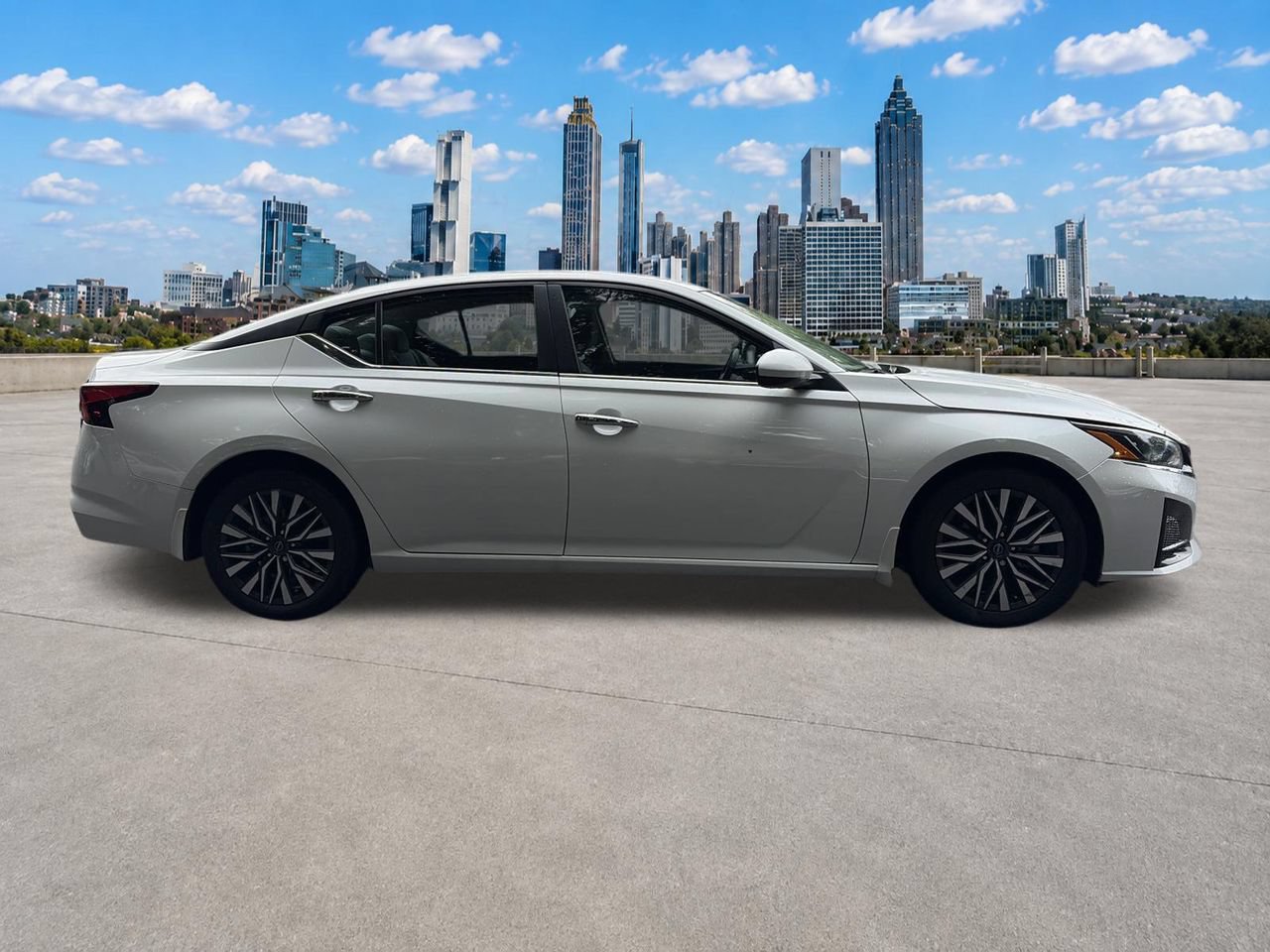 Used 2023 Nissan Altima 2.5 SV w/ SV Premium Package FWD image 28