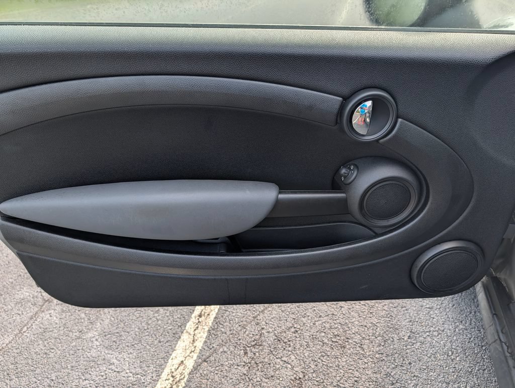 Used 2010 MINI Cooper Hardtop FWD image 19