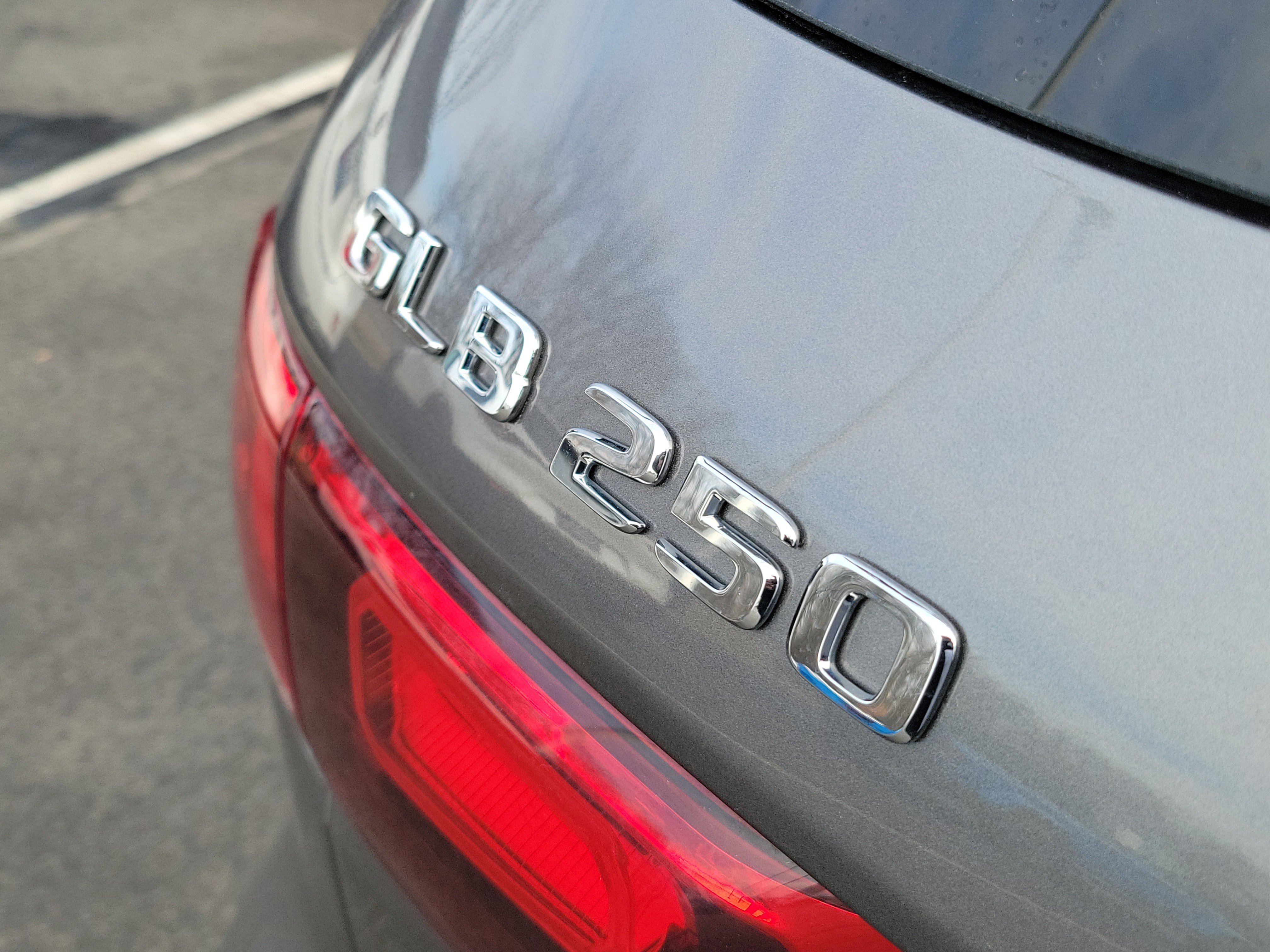 Used 2022 Mercedes-Benz GLB 250 4MATIC image 6