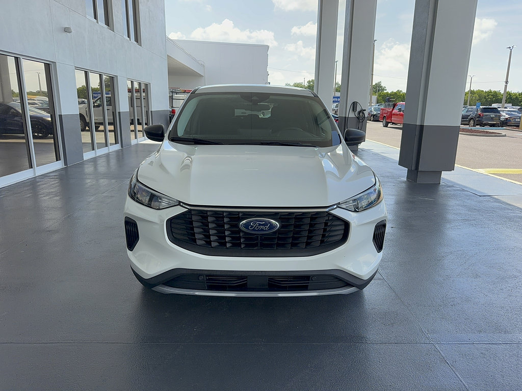 Certified 2023 Ford Escape Active w/ Tech Pack #1 FWD image 3