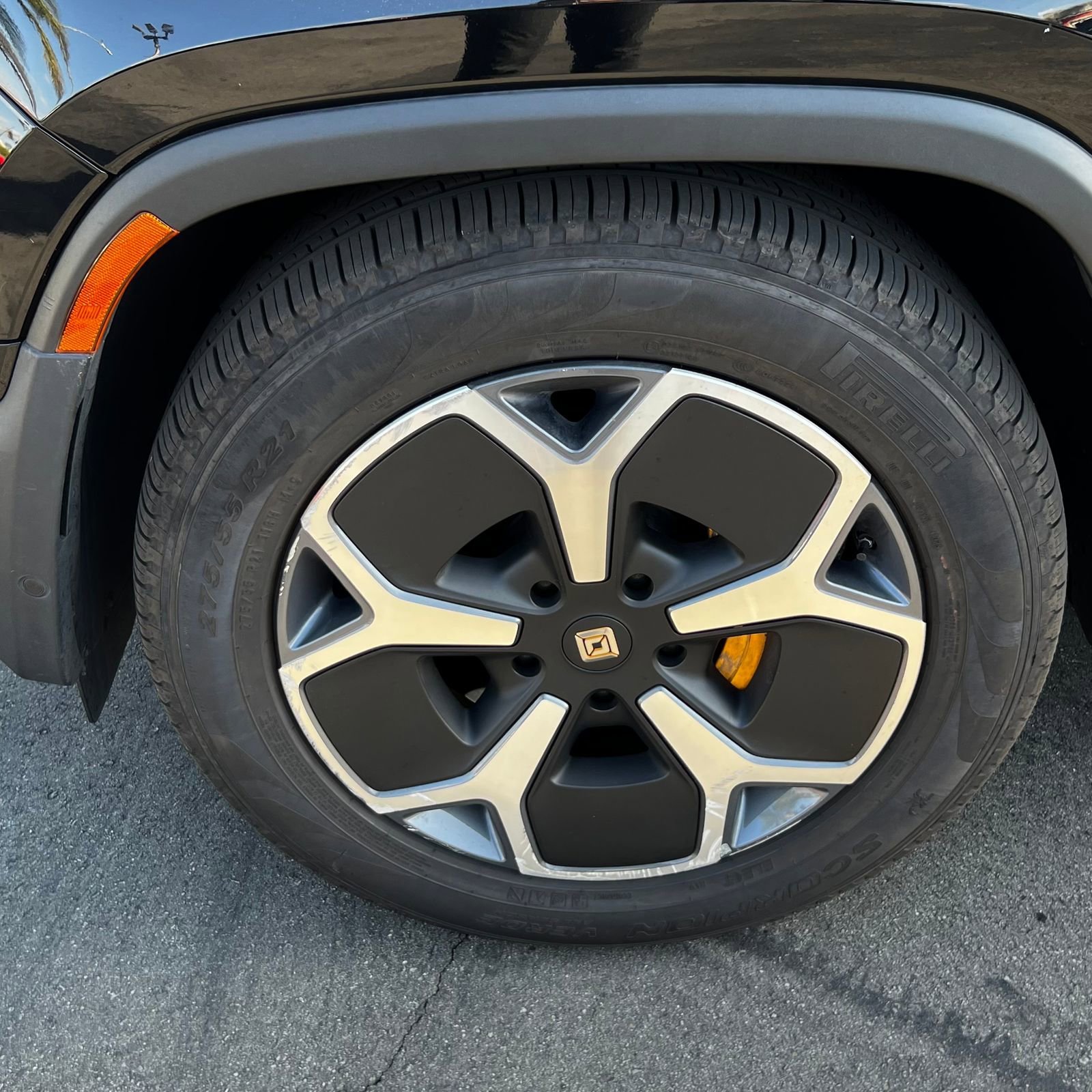 Used 2023 Rivian R1S Adventure AWD/4WD image 24