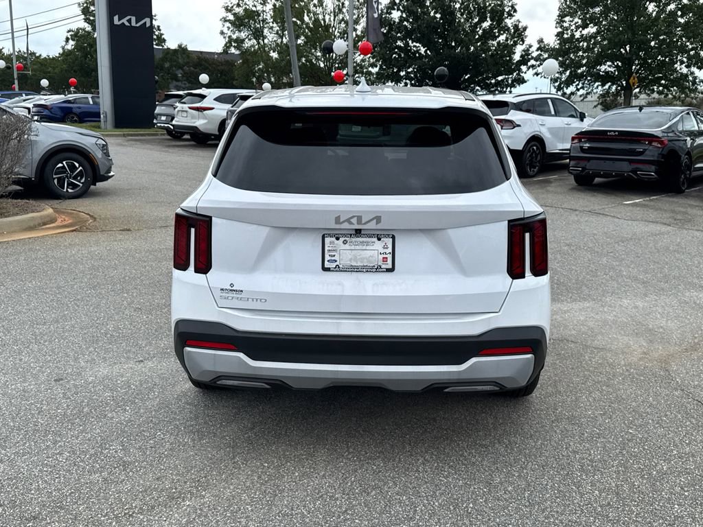 New 2025 Kia Sorento LX image 4