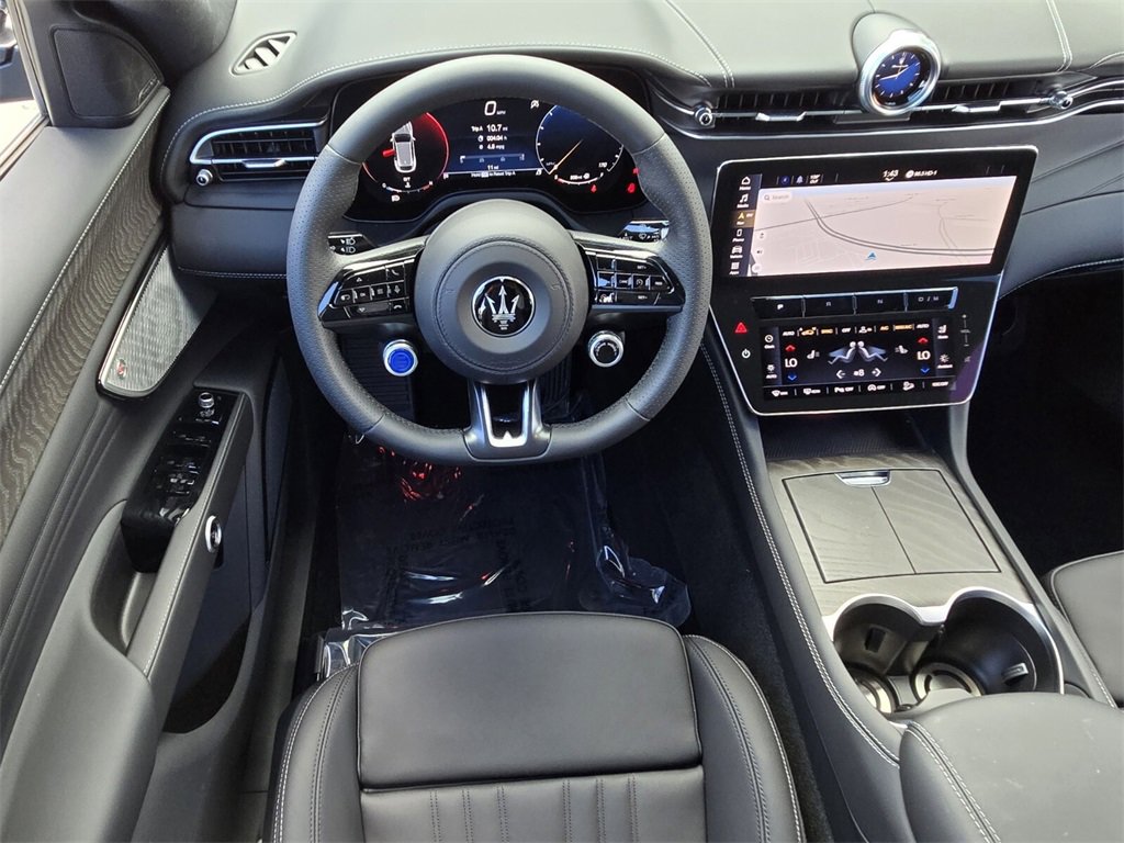New 2025 Maserati Grecale GT image 8