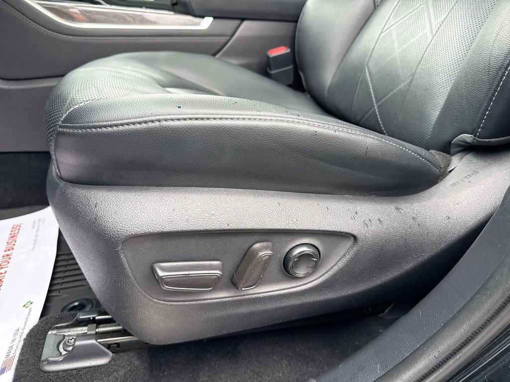 Used 2021 Toyota Highlander Platinum image 12