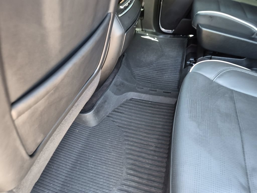 Used 2023 Cadillac Escalade Premium Luxury w/ LPO, Floor Liner Package AWD/4WD image 40