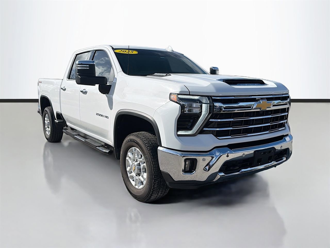 Used 2025 Chevrolet Silverado 2500 LTZ w/ LTZ Convenience Package image 2