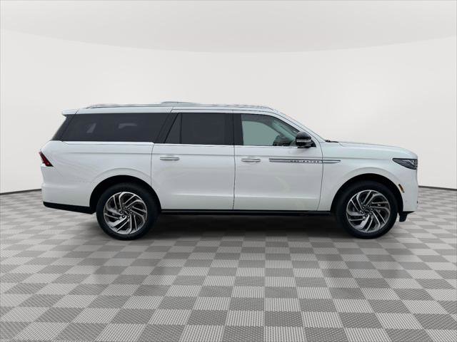 Used 2025 Lincoln Navigator L Reserve image 8