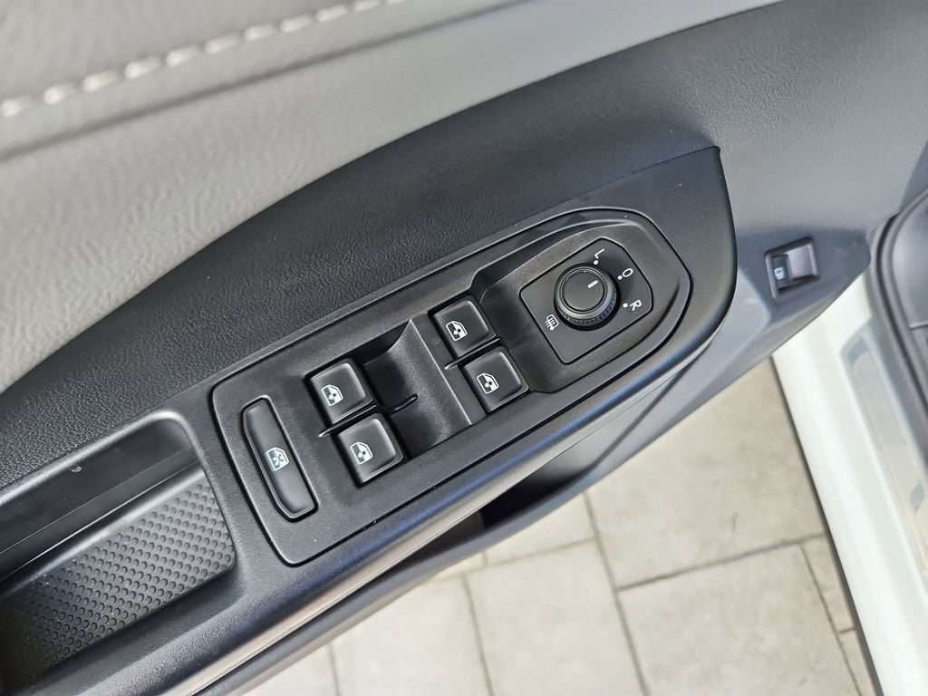 Used 2023 Volkswagen Taos SEL AWD/4WD image 28