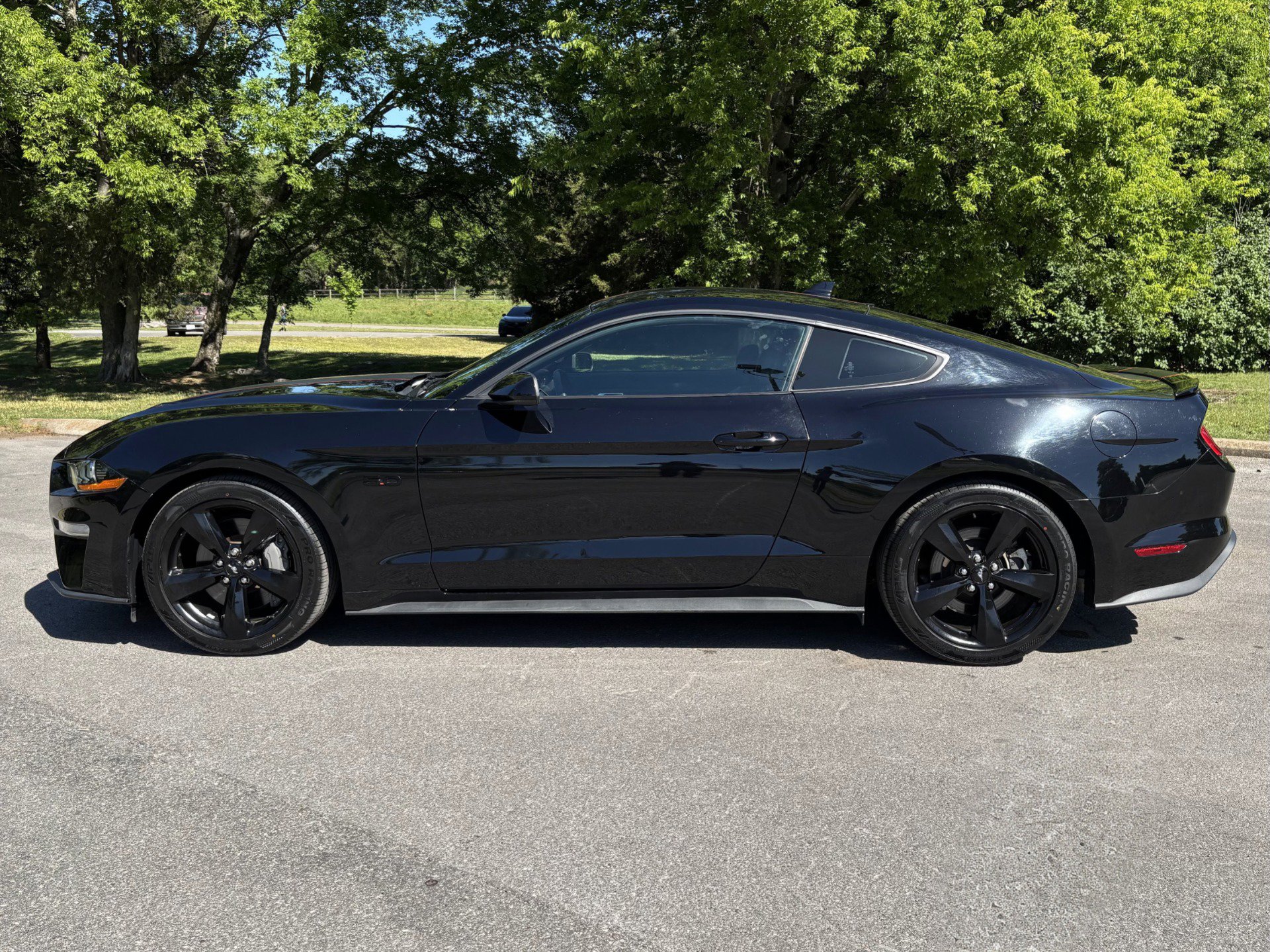 Used 2021 Ford Mustang GT Premium w/ Black Accent Package RWD image 7