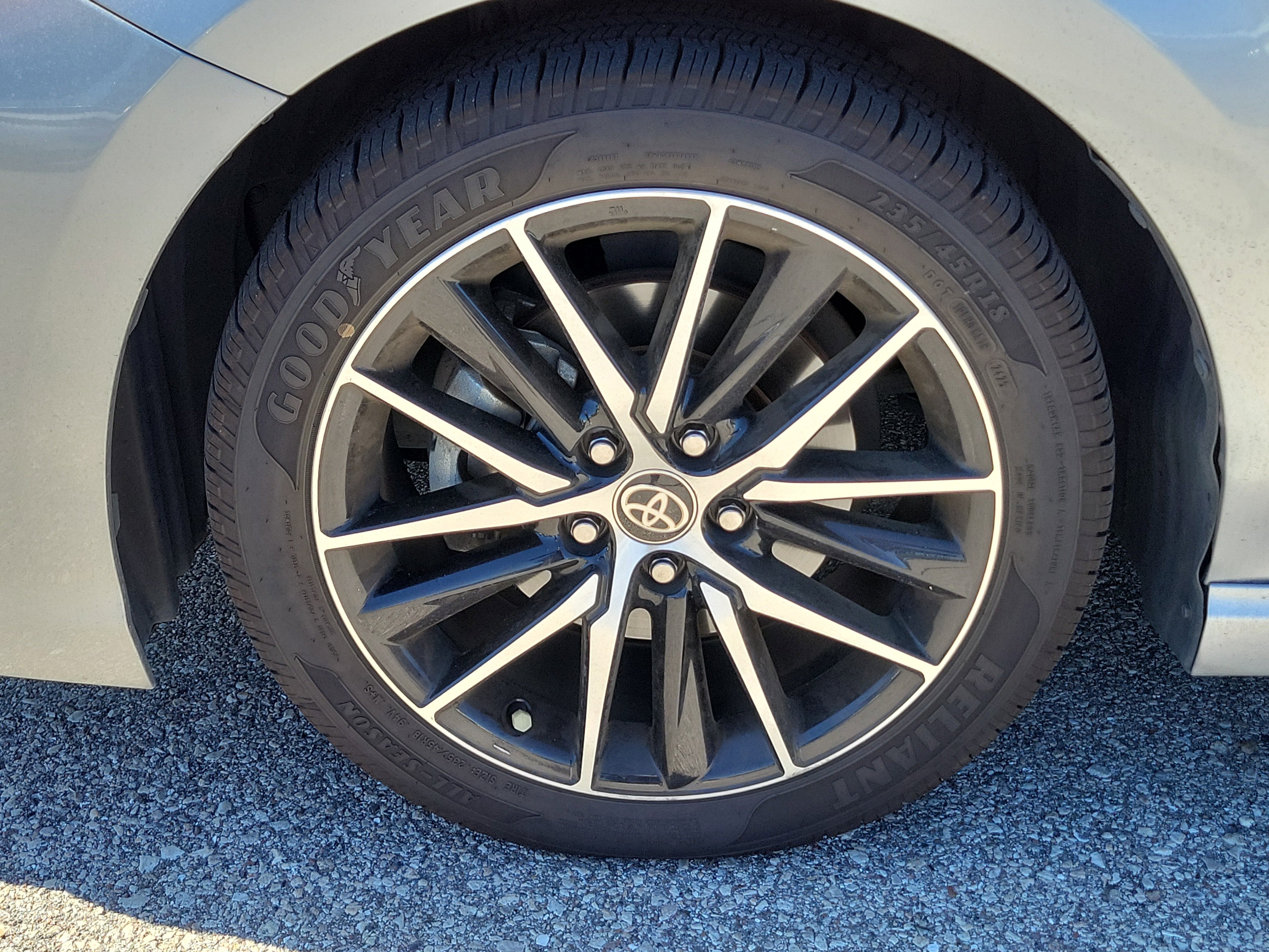 Used 2023 Toyota Camry SE image 9