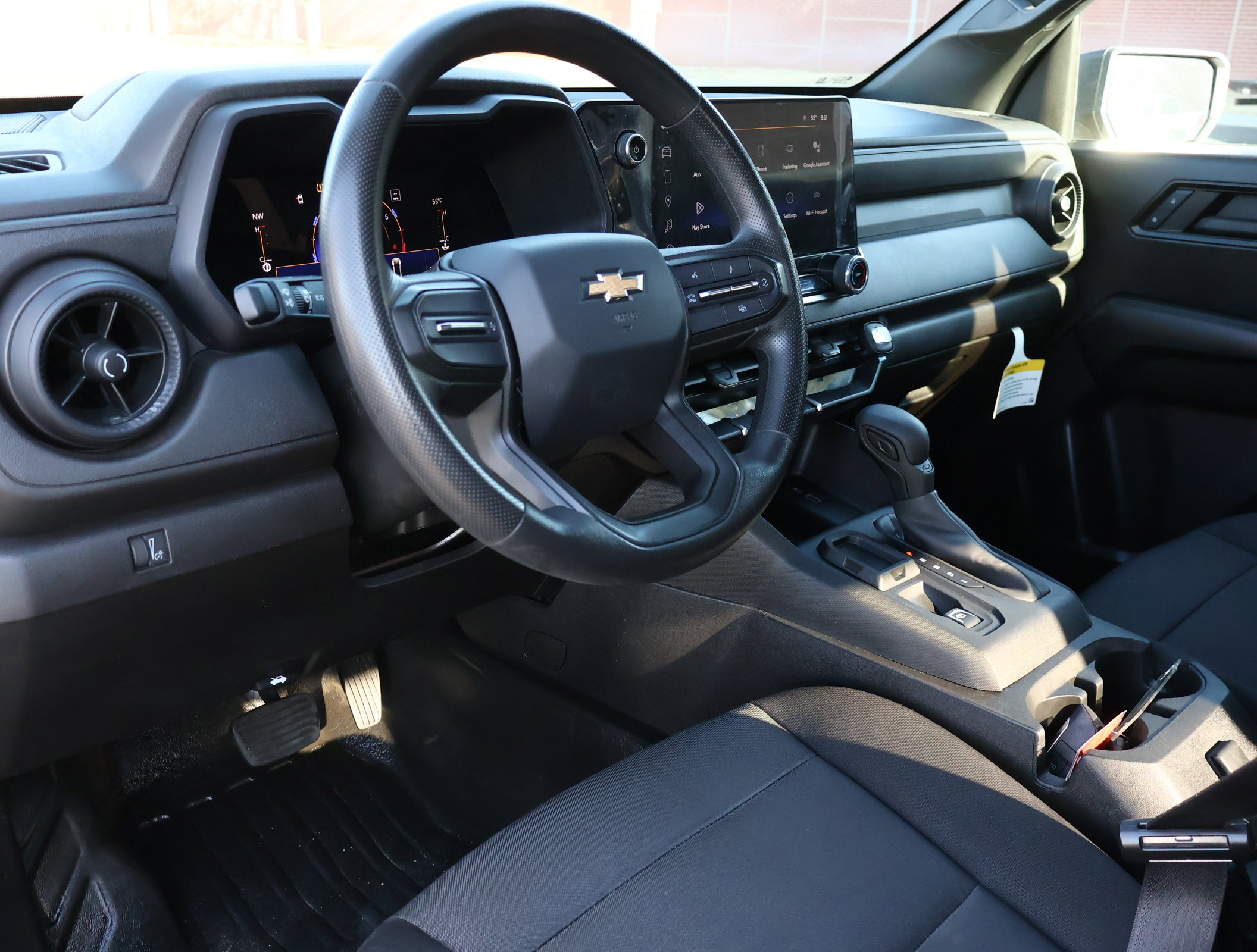 Used 2023 Chevrolet Colorado W/T image 3