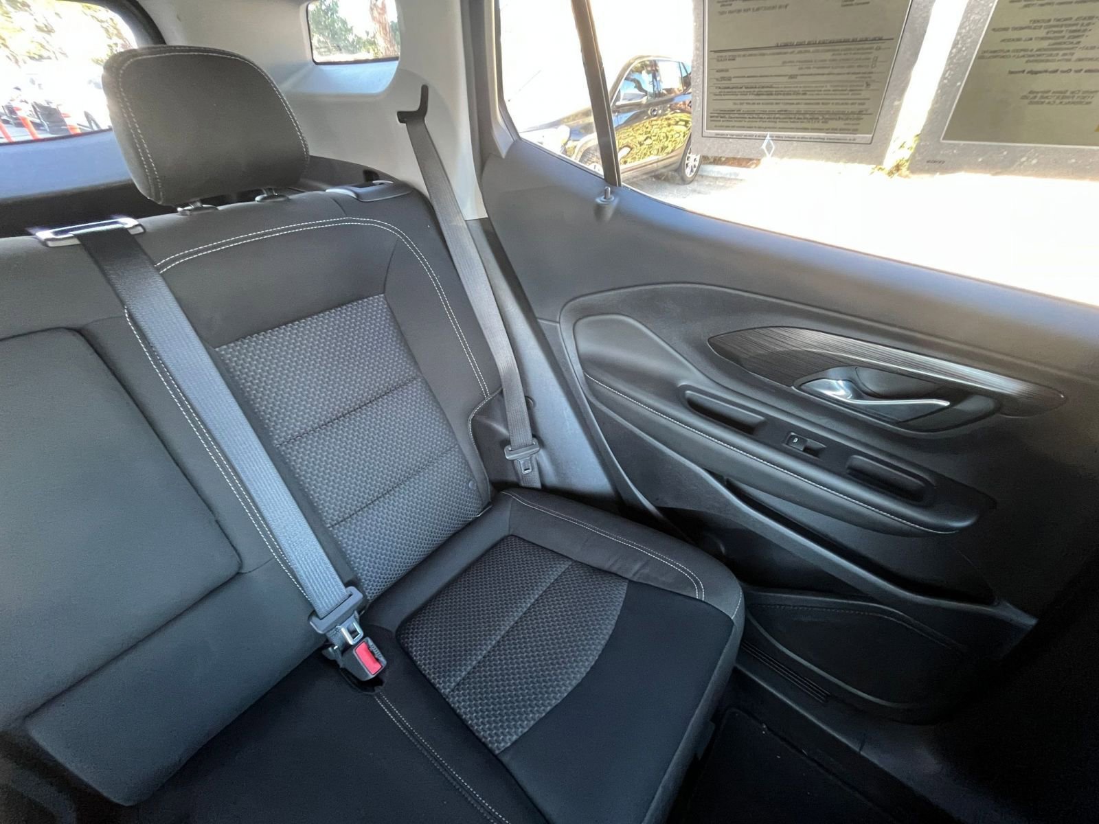 Used 2024 GMC Terrain SLE image 37