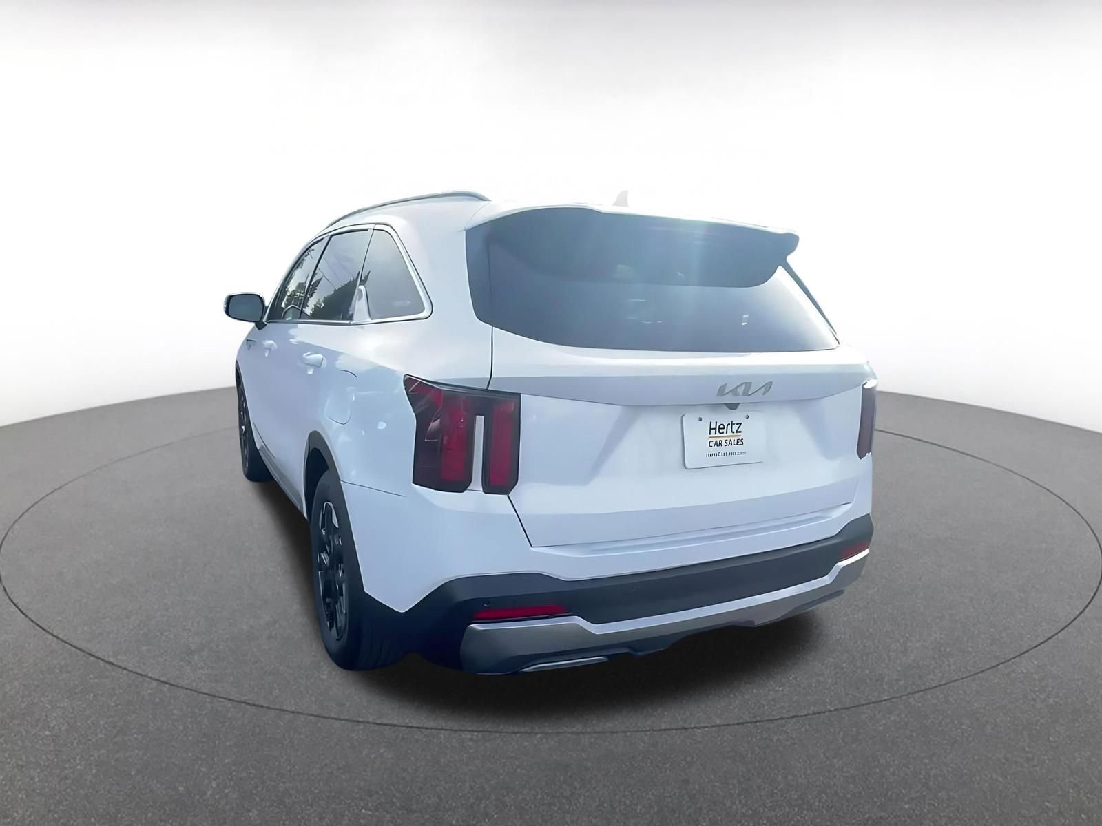 Used 2024 Kia Sorento S image 11