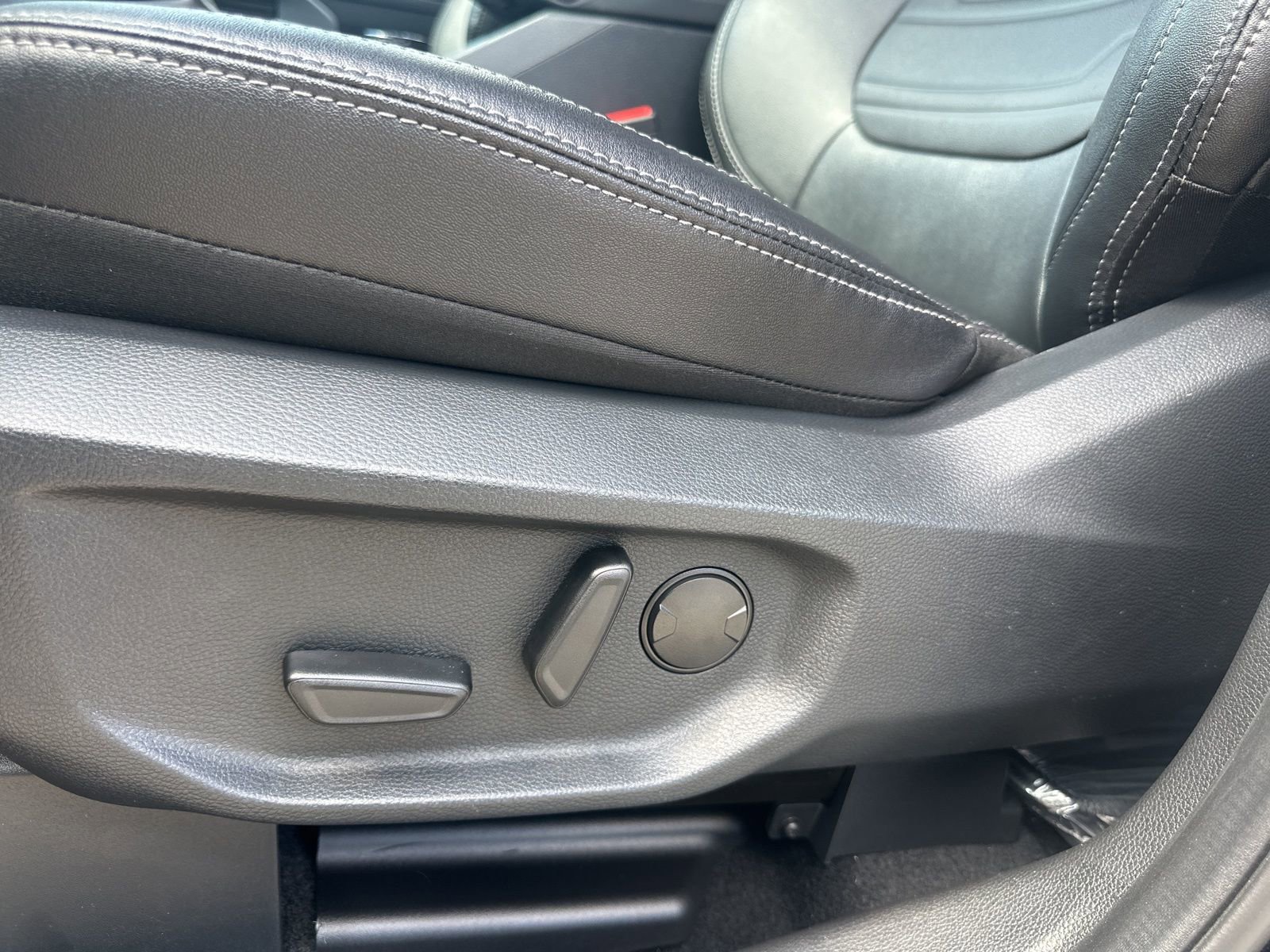 New 2025 Ford Ranger Lariat w/ FX4 Off-Road Package image 12