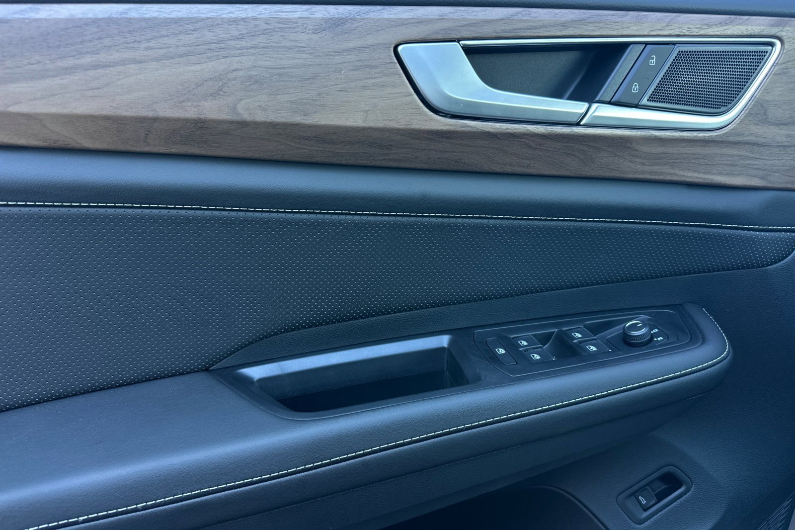 New 2026 Volkswagen Atlas SE image 11