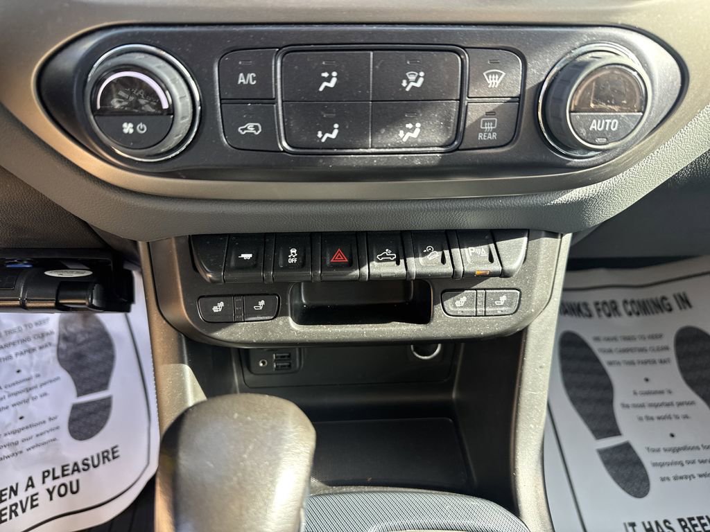 Used 2022 Chevrolet Colorado Z71 image 23