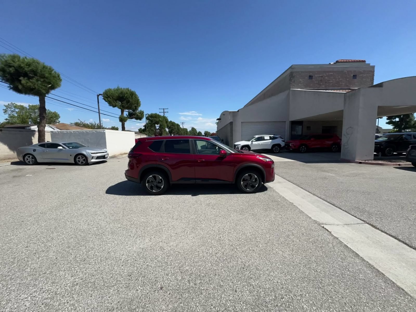 Used 2025 Nissan Rogue SV AWD/4WD image 15