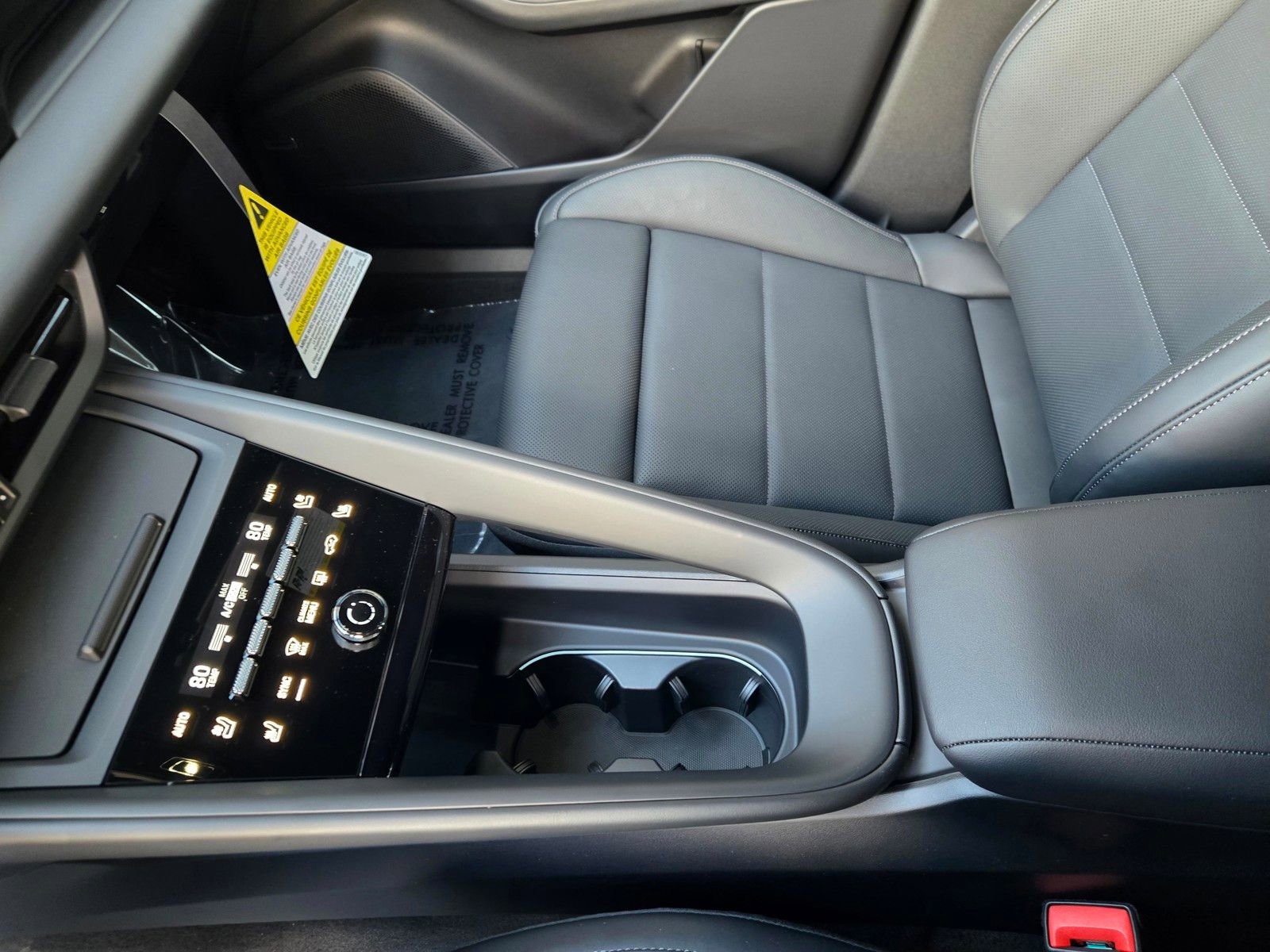 New 2026 Porsche Macan Electric RWD image 23