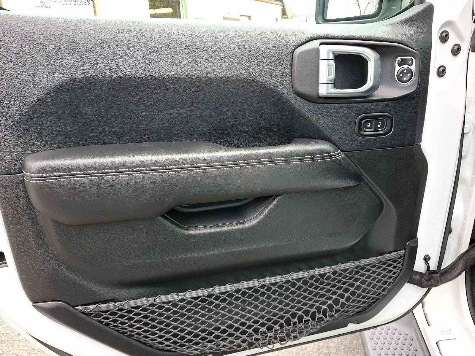 Certified 2018 Jeep Wrangler Unlimited Sahara image 13