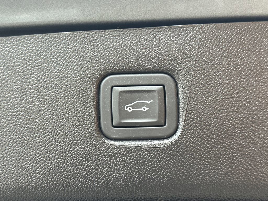 Used 2025 Chevrolet Blazer RS image 40