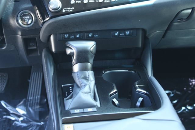 Used 2025 Lexus ES 300h w/ Premium Package FWD image 14