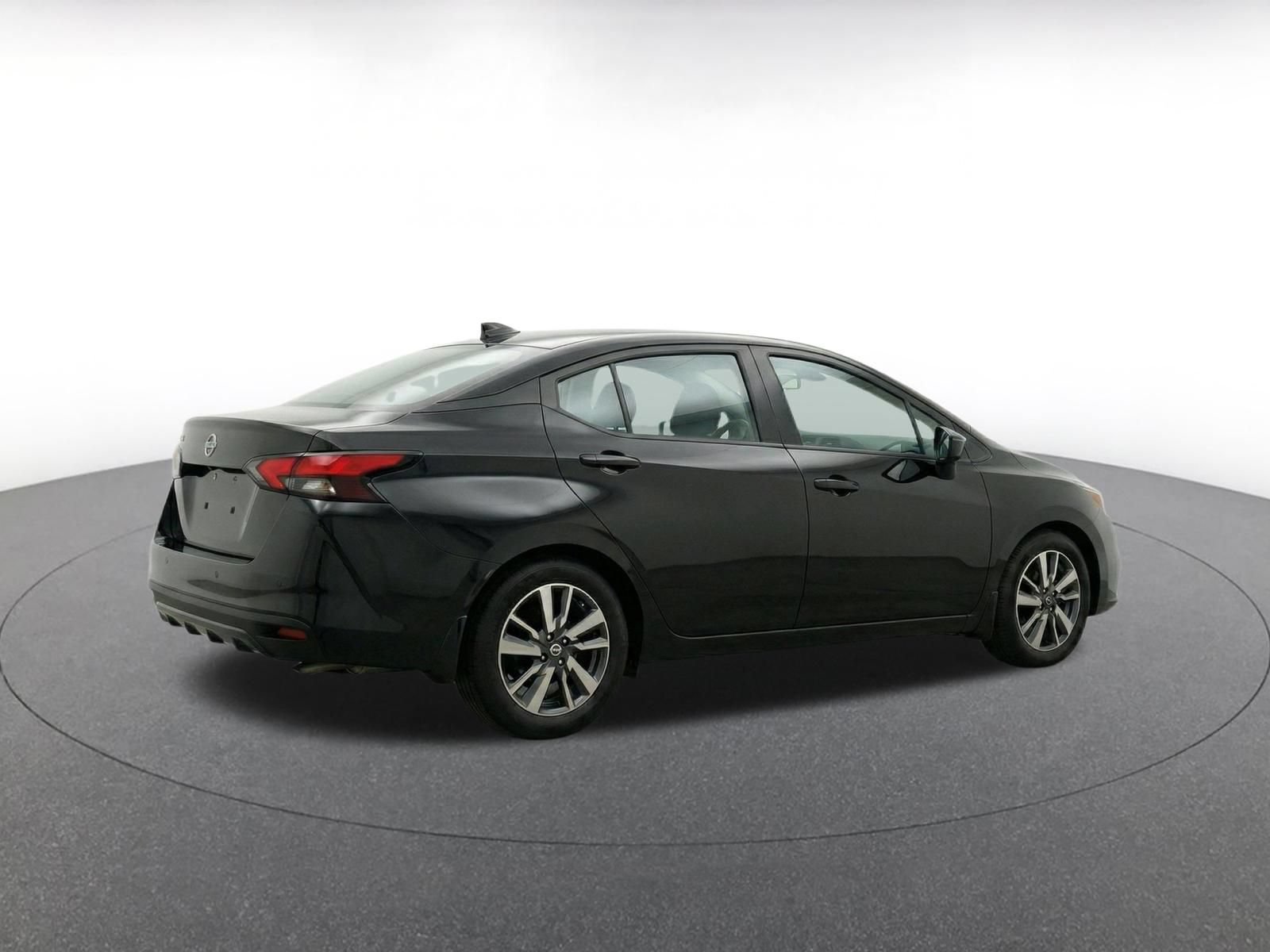 Used 2025 Nissan Versa SV FWD image 8