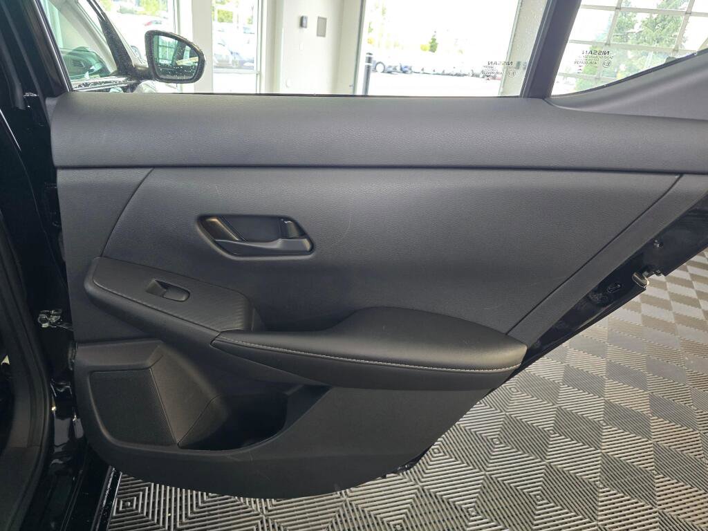 Used 2024 Nissan Sentra SV FWD image 39