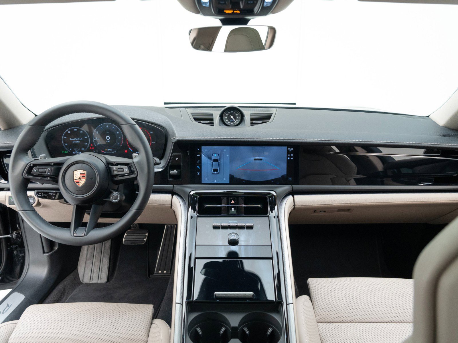 Certified 2025 Porsche Panamera 4 image 30