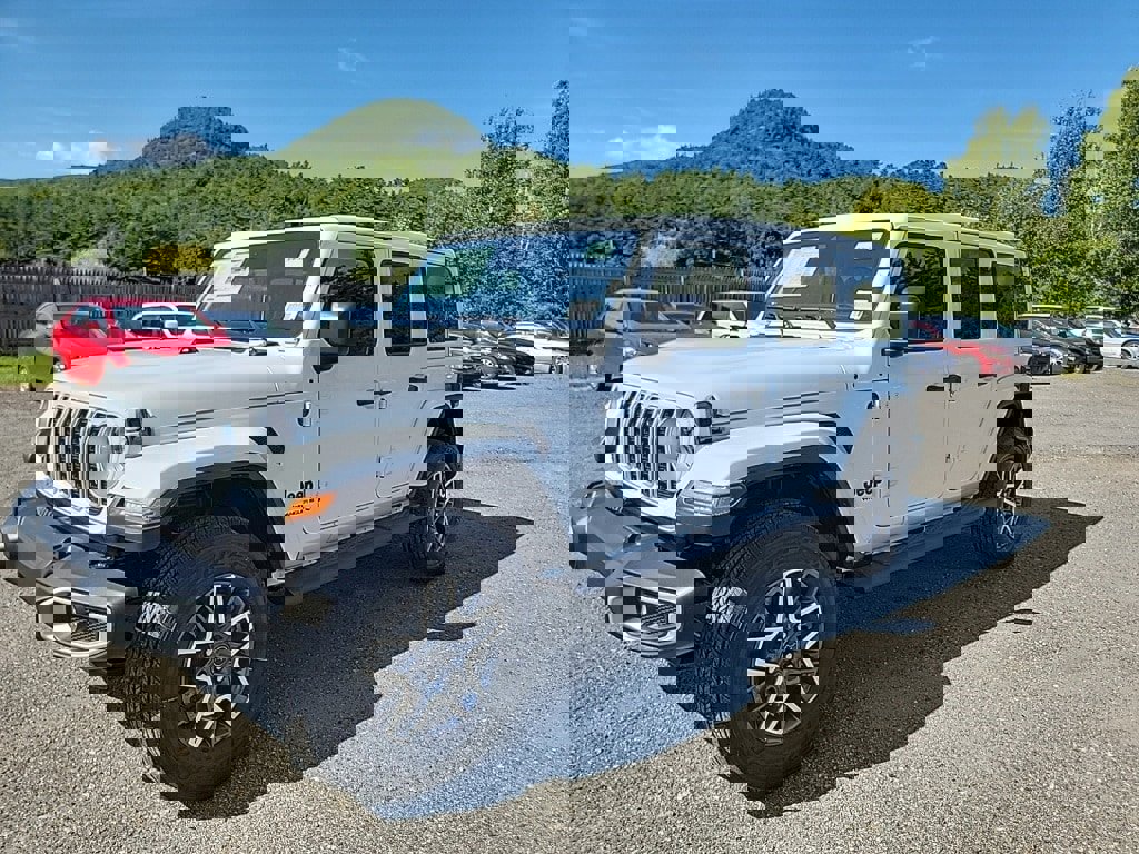 New 2025 Jeep Wrangler Unlimited Sahara