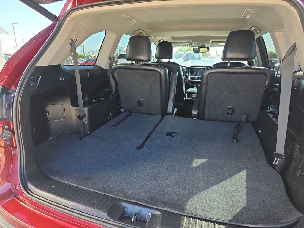 Used 2017 Toyota Highlander SE image 18