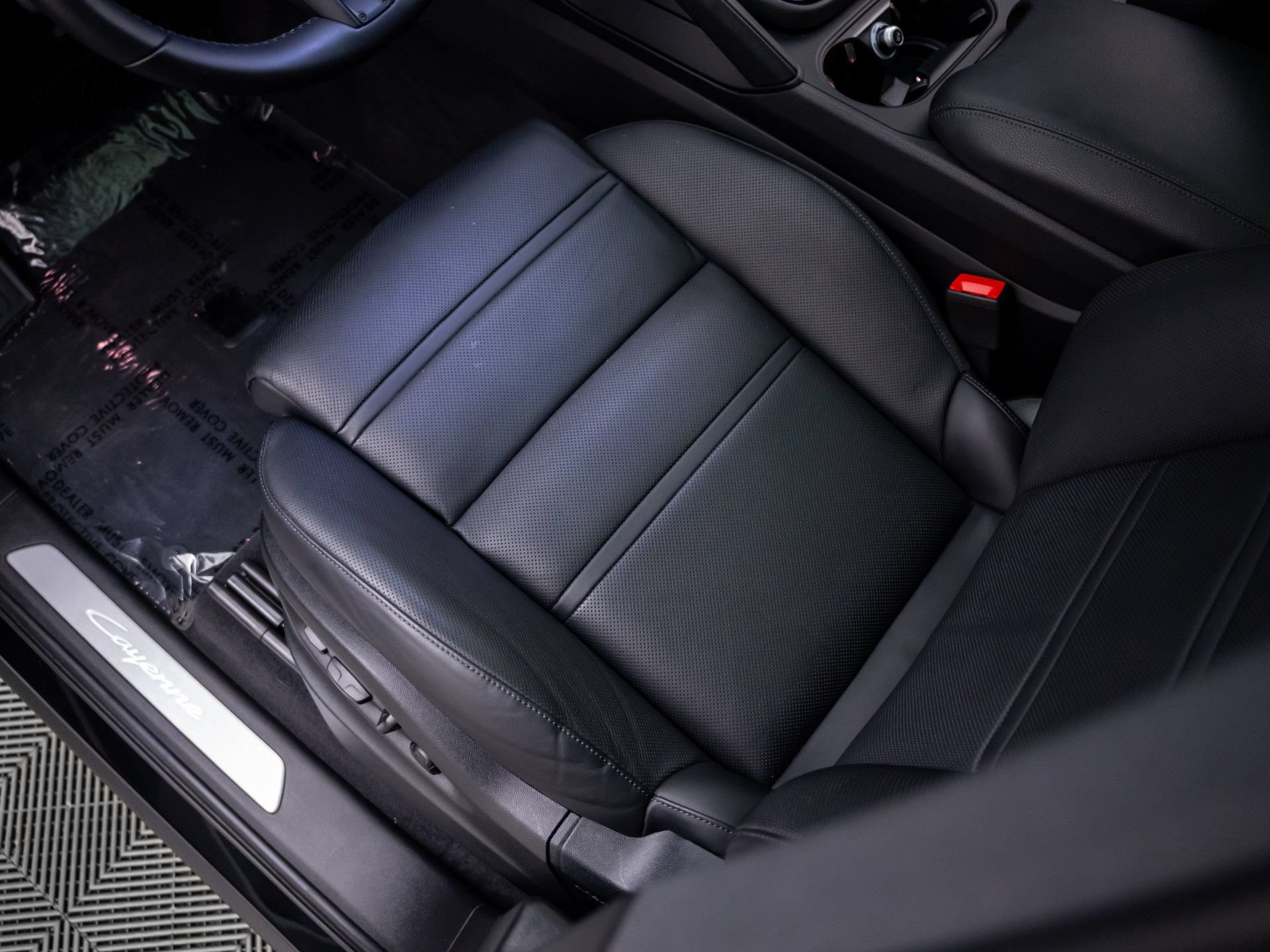 Certified 2025 Porsche Cayenne Coupe AWD/4WD image 16