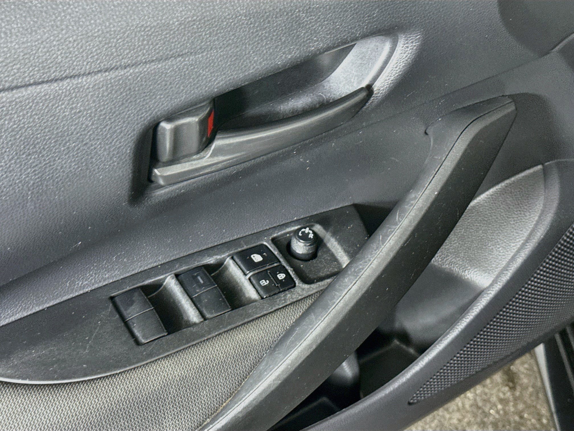 Used 2022 Toyota Corolla LE FWD image 24