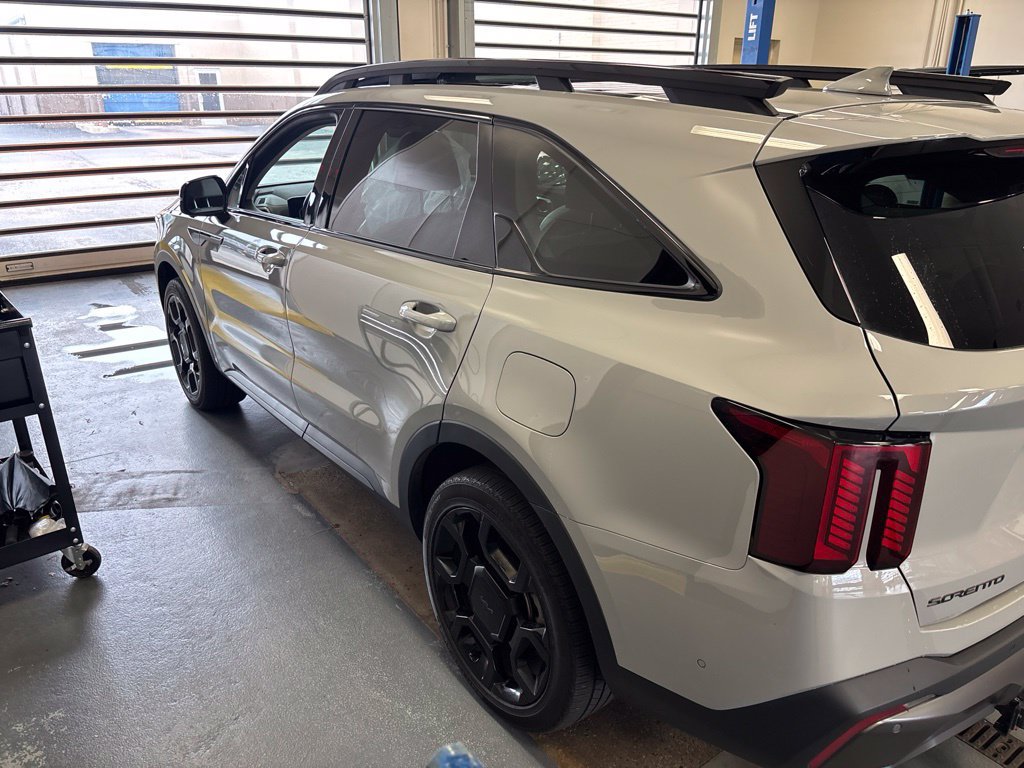 Used 2025 Kia Sorento SX AWD/4WD image 6