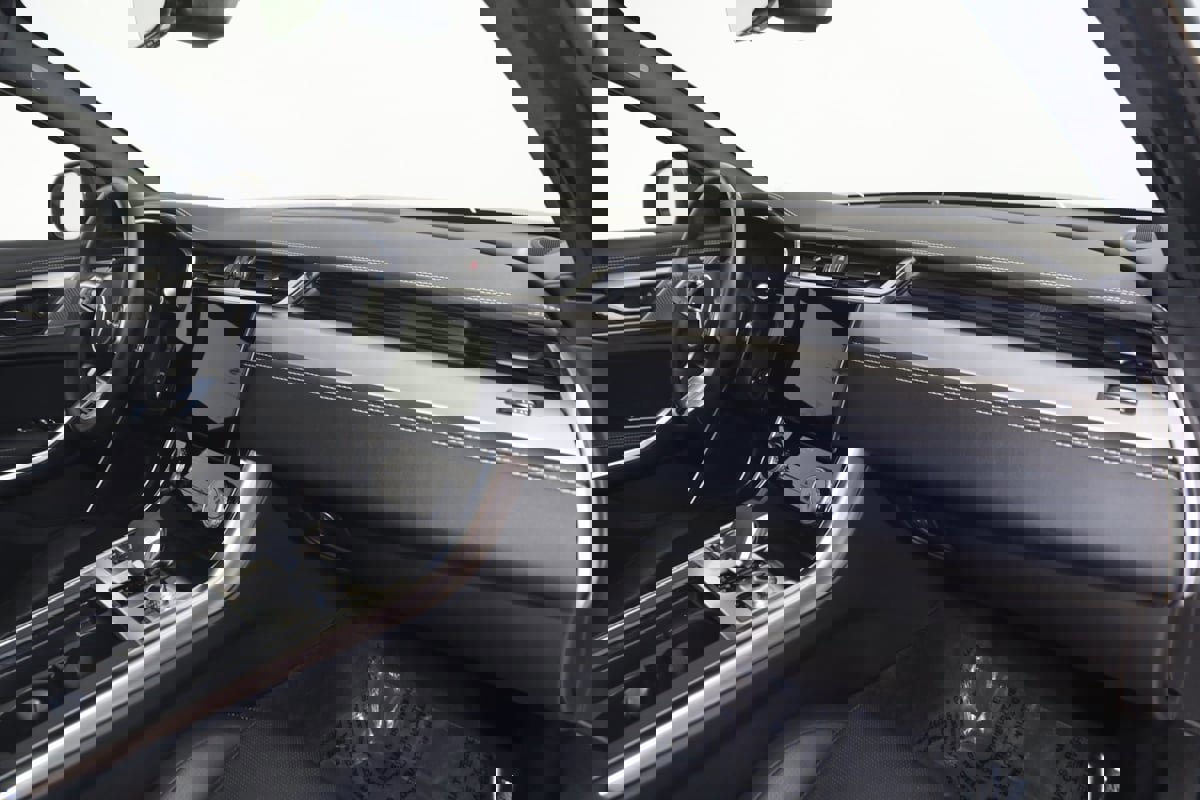 Used 2024 Jaguar XF R-Dynamic SE image 51