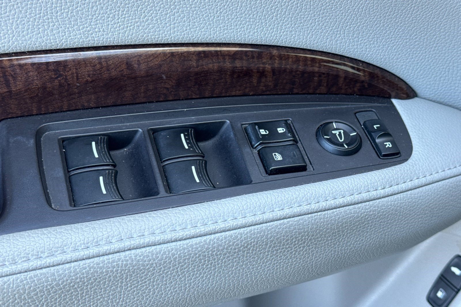 Used 2020 Acura MDX SH-AWD image 14