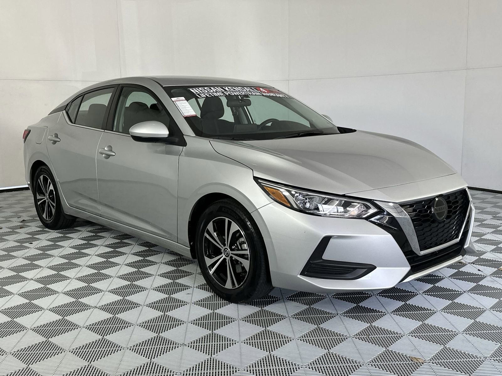 Used 2023 Nissan Sentra SV image 2