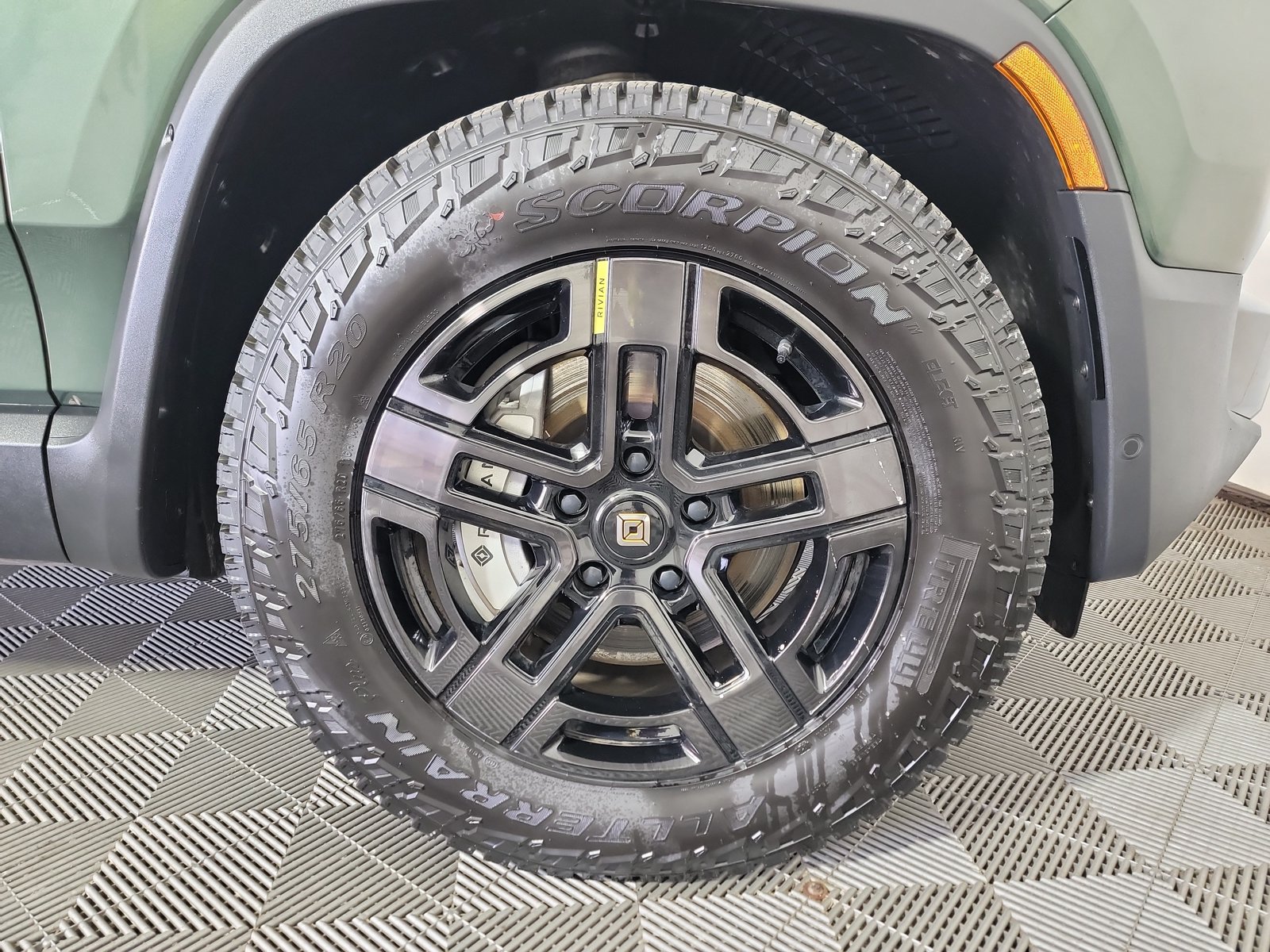 Used 2023 Rivian R1T Adventure Dual AWD/4WD image 11