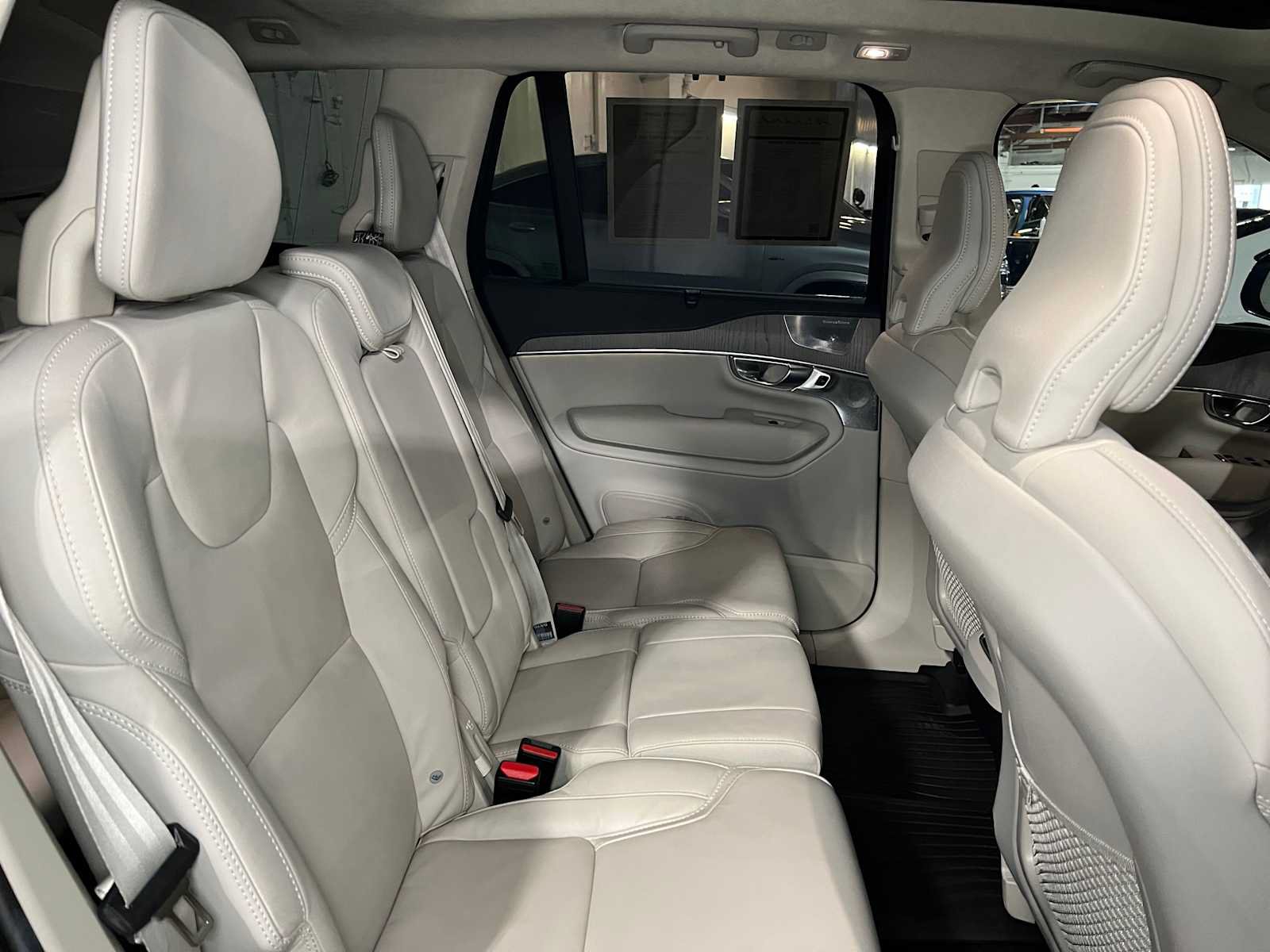 Used 2024 Volvo XC90 B6 Ultimate w/ Lounge Package AWD/4WD image 13