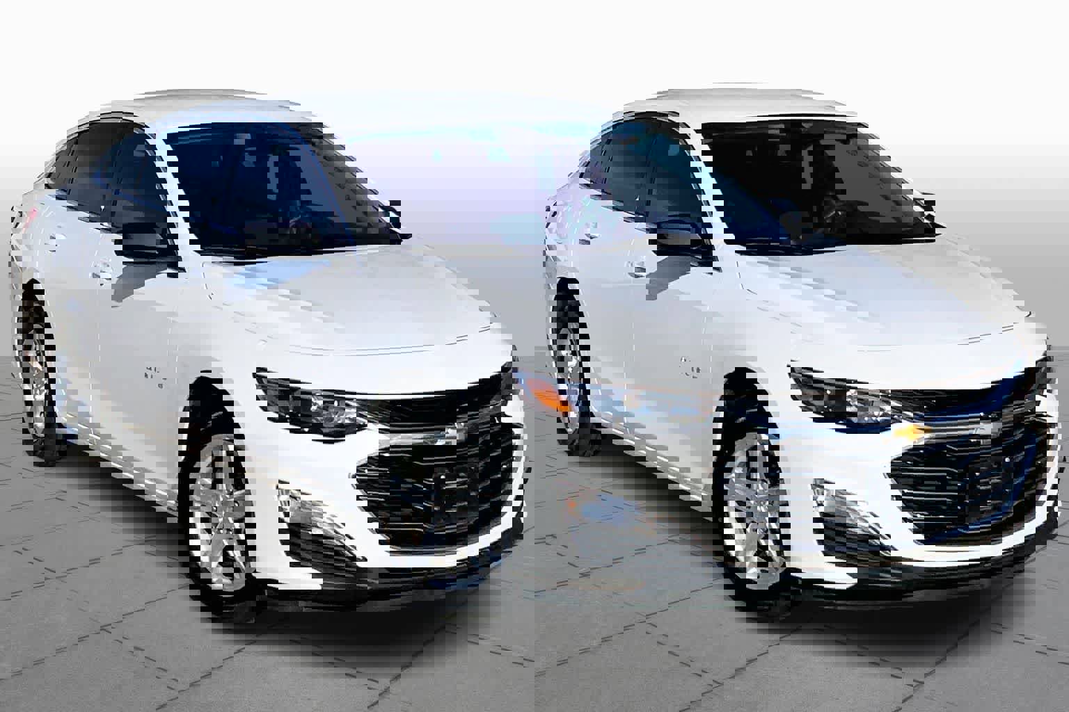 Used 2022 Chevrolet Malibu LS image 2