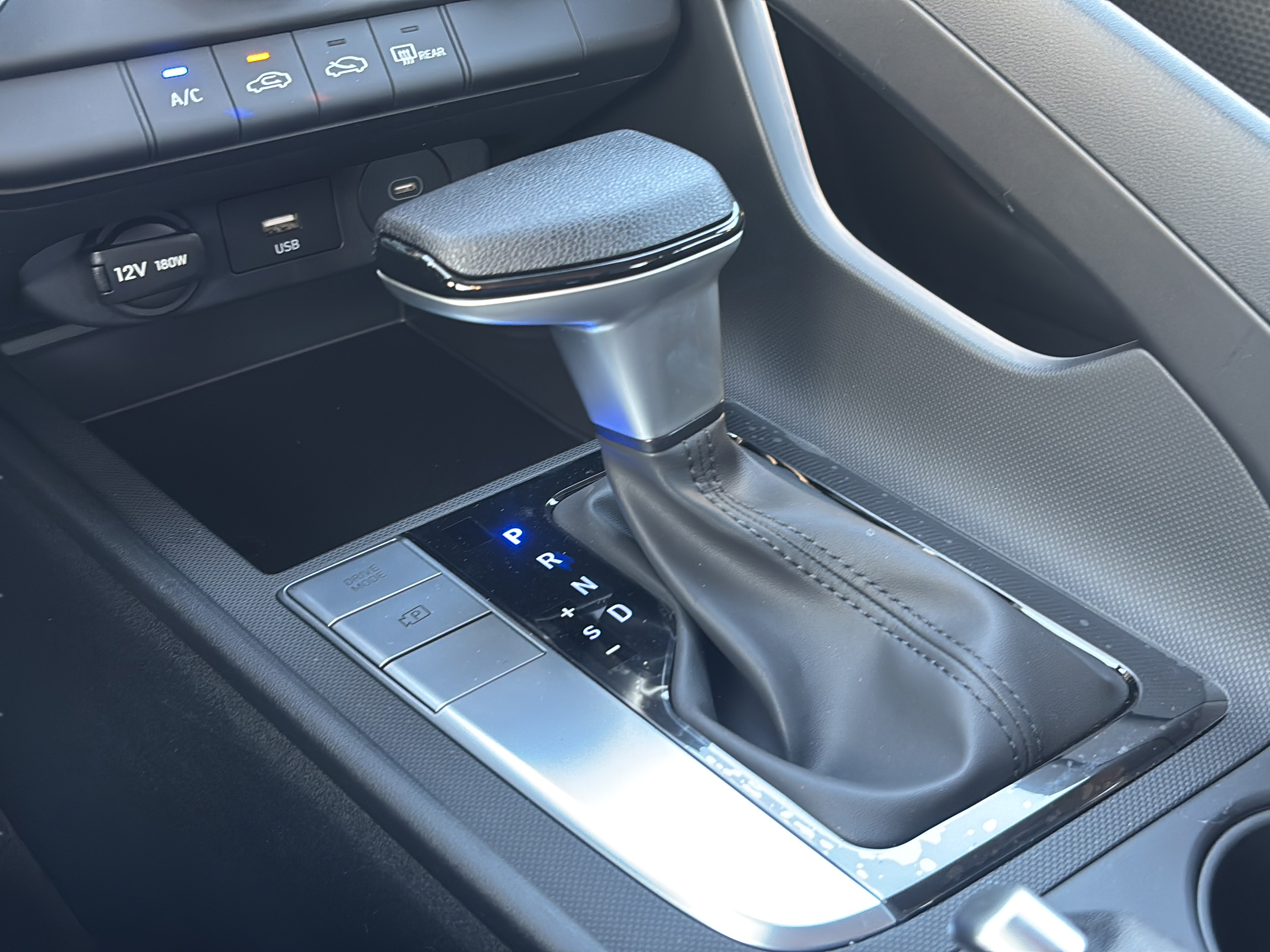 Certified 2026 Hyundai Elantra SE FWD image 18